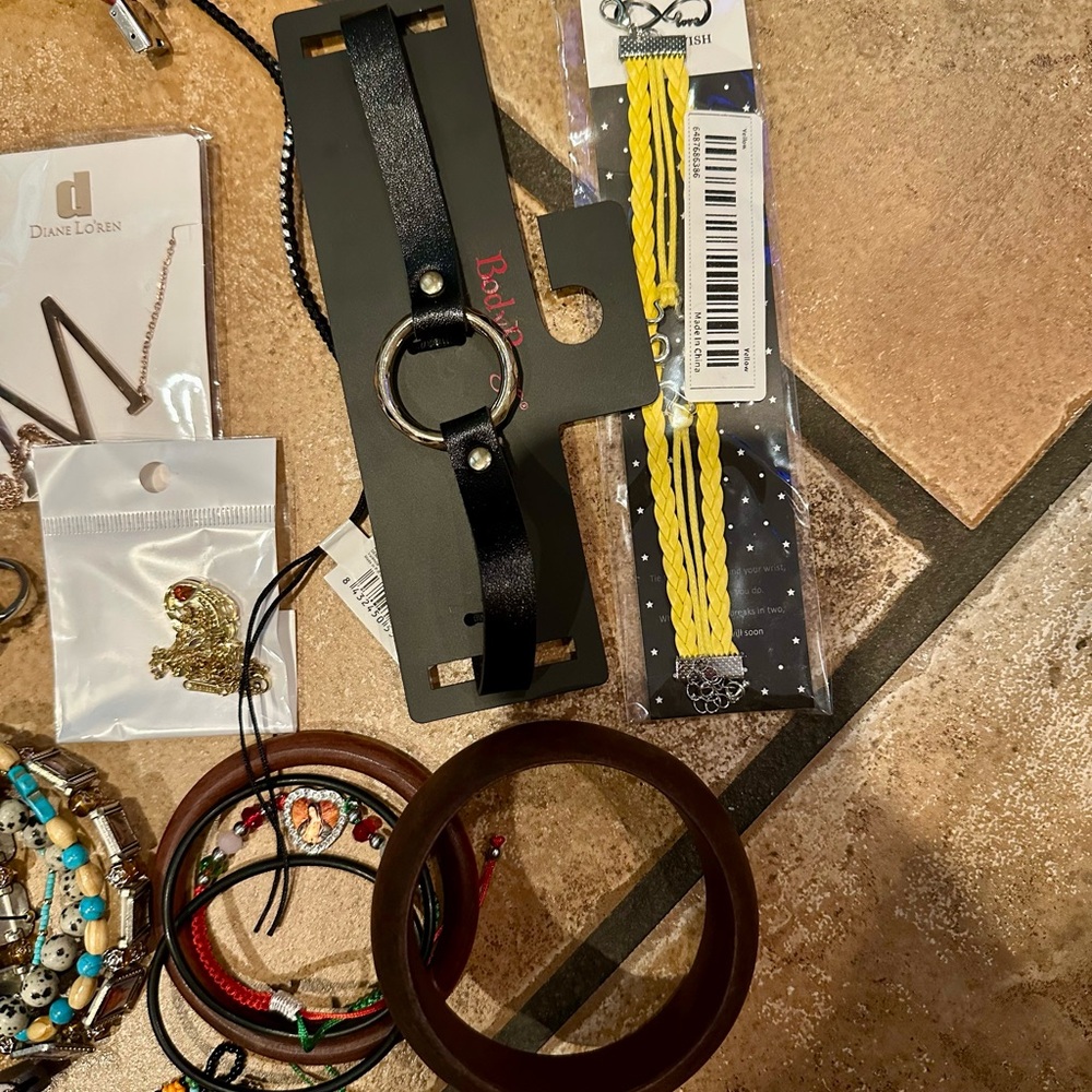 Jewelry Lot - Picture 5 of 6